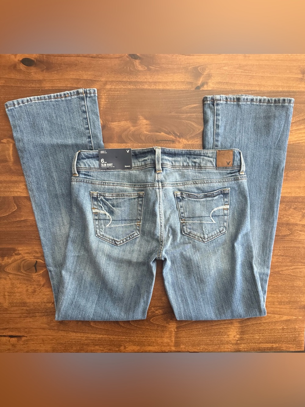 NWT American Eagle Y2K Low Rise Slim Boot Light Wash Denim Jeans 6 SHORT - Picture 2 of 7